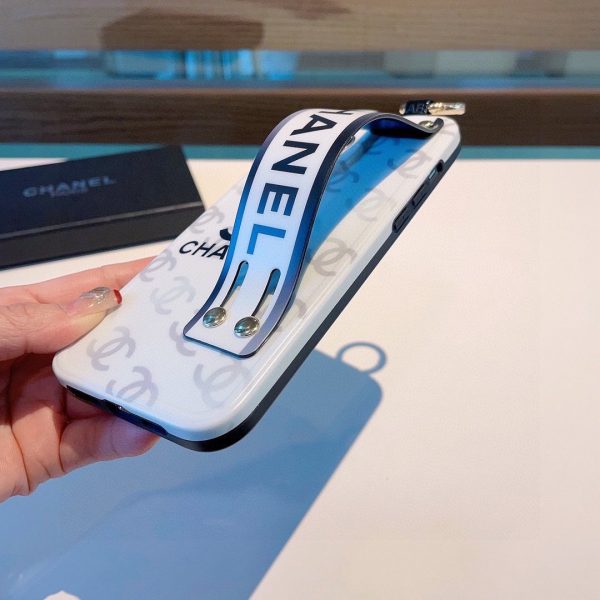 CHANEL wristband phone case - Image 3
