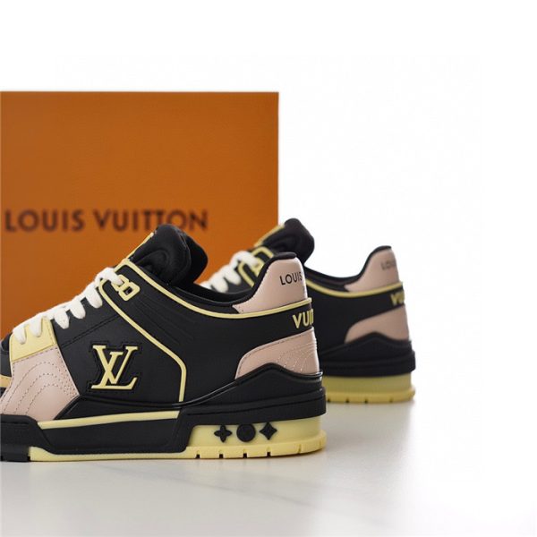LV Trainer Black Gold - Image 2
