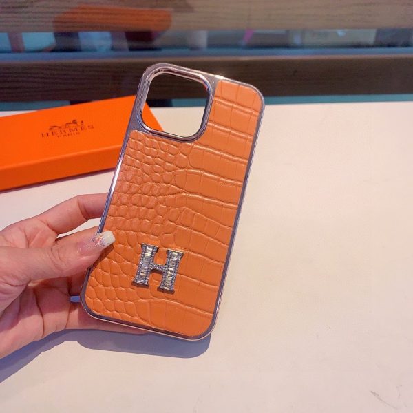 HERMES crocodile pattern H orange phone case - Image 3